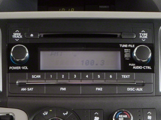 2012 Toyota Sienna XLE 8 Passenger