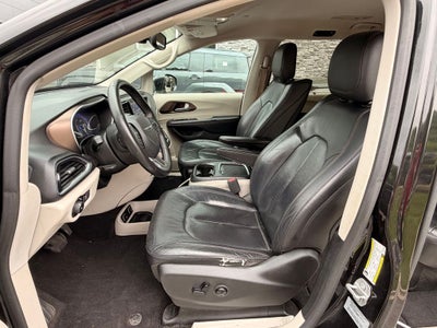 2017 Chrysler Pacifica Touring L Plus