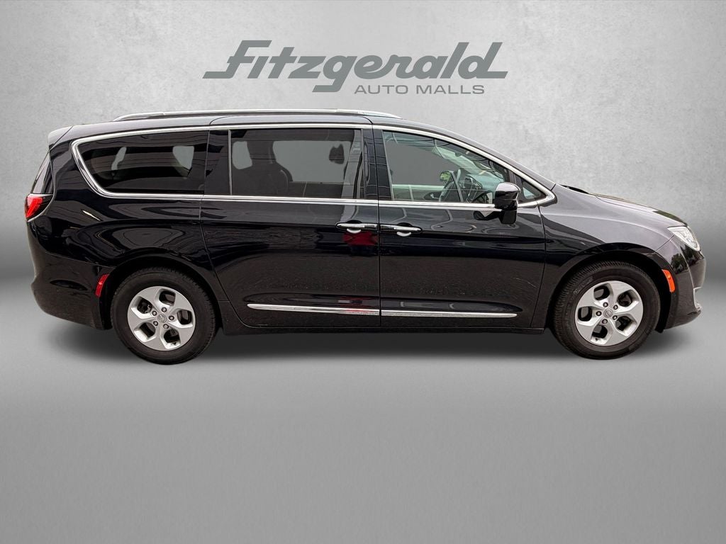 2017 Chrysler Pacifica Touring L Plus
