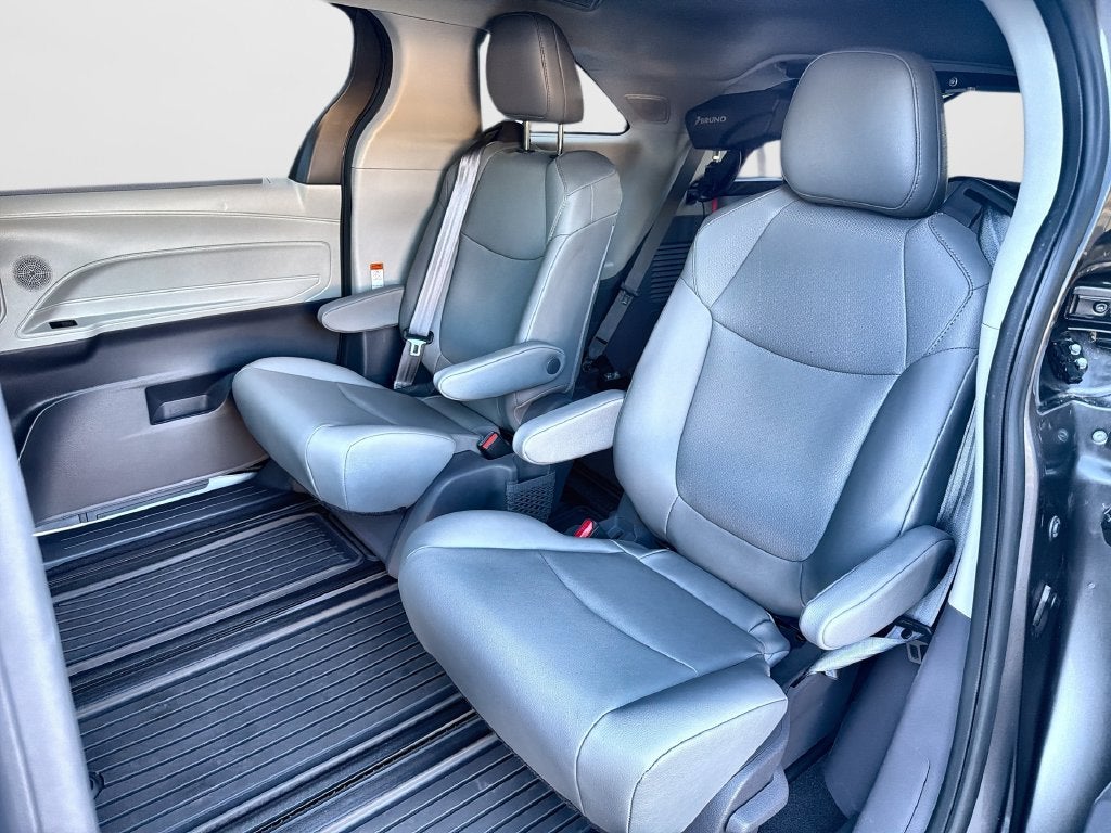 2021 Toyota Sienna XLE 7 Passenger