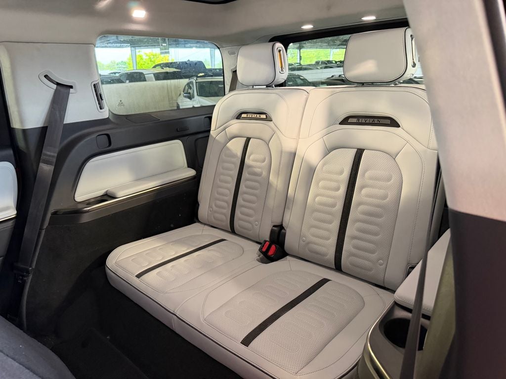 2023 Rivian R1S Adventure