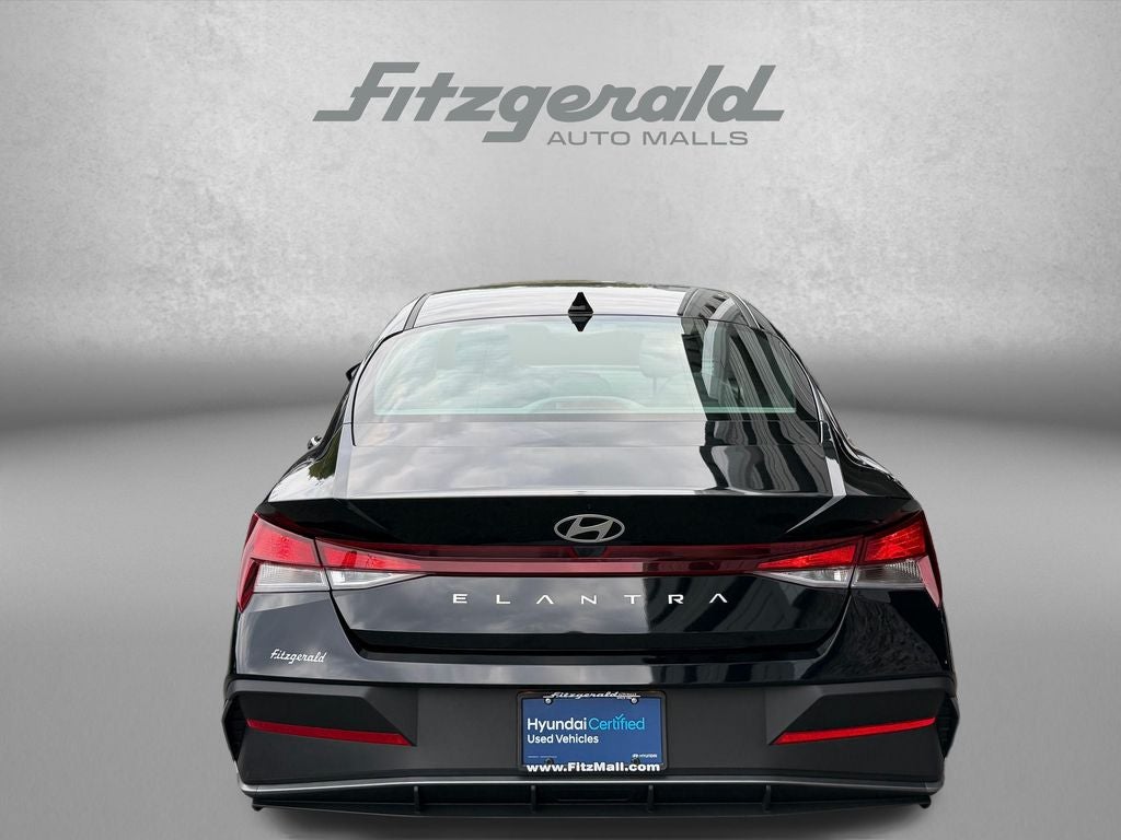 2025 Hyundai Elantra SE