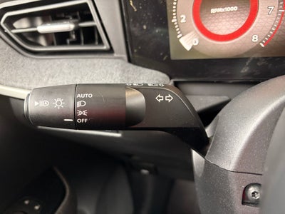 2025 Nissan Kicks MPV SV