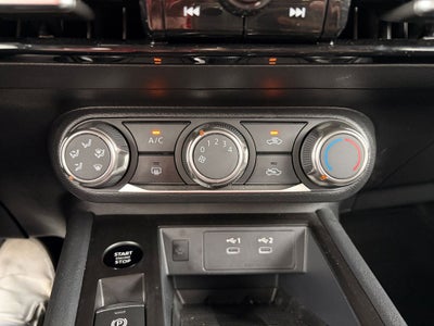 2025 Nissan Kicks MPV SV