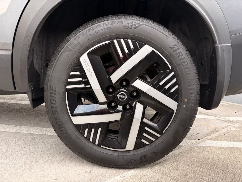 2025 Nissan Kicks MPV SV