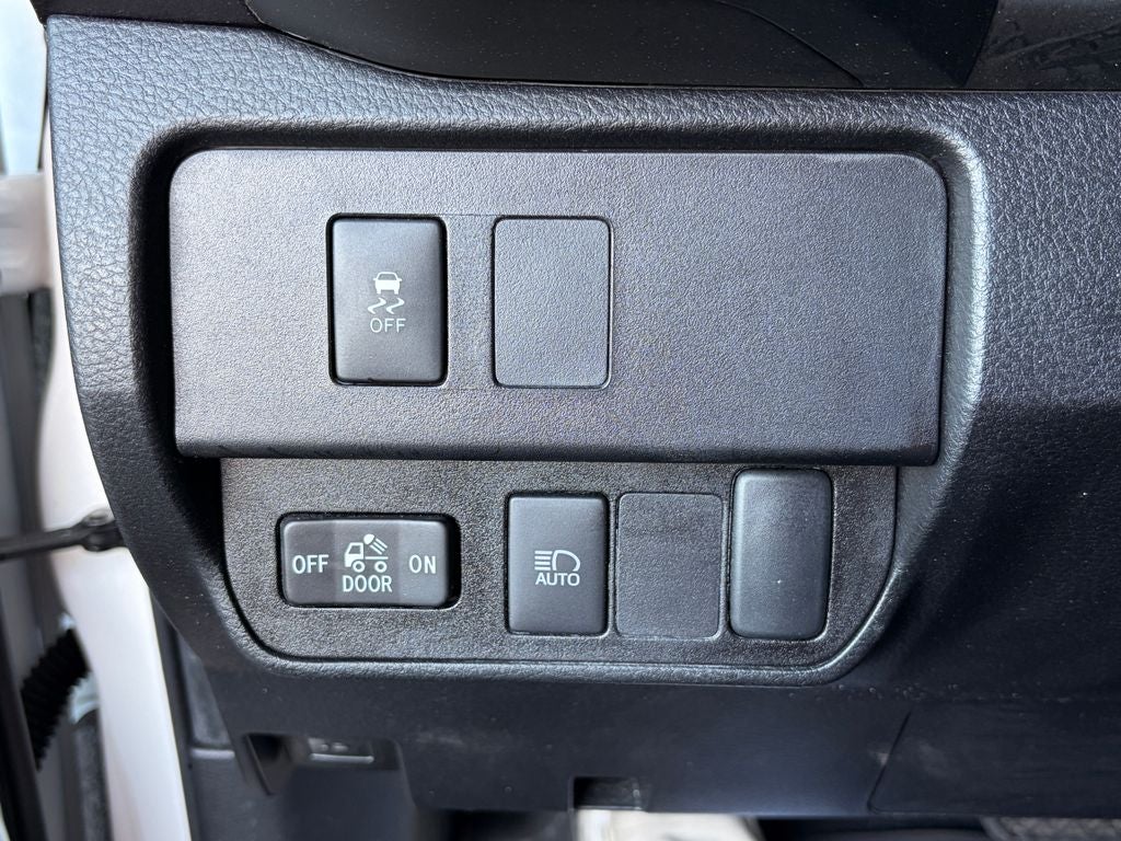 2023 Toyota TACOMA SR SR V6