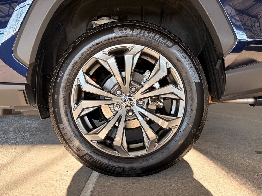 2024 Toyota RAV4 HYBRID XLE Premium