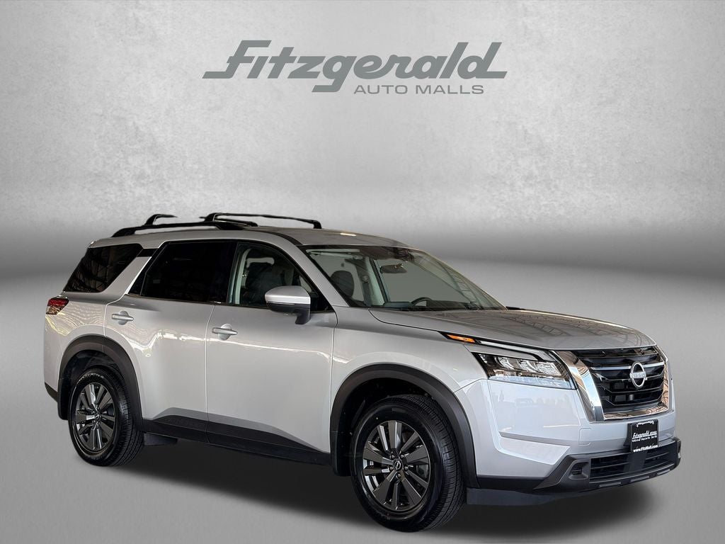 2024 Nissan Pathfinder SV