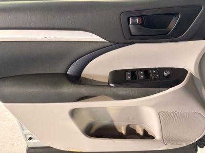 2019 Toyota HIGHLANDER LE