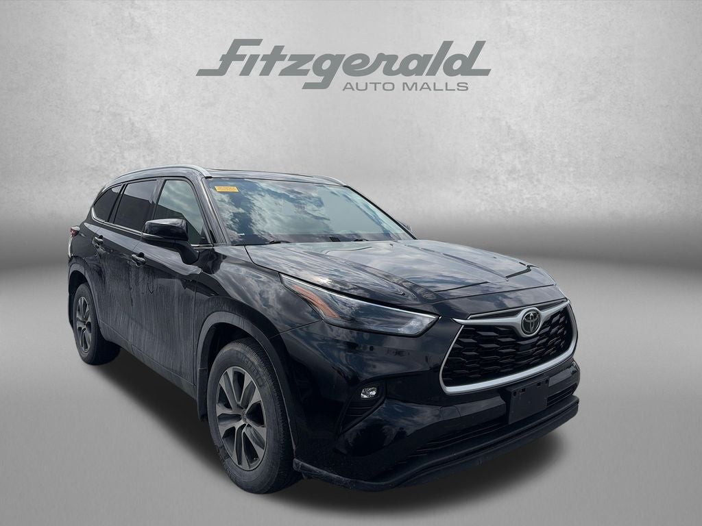 2022 Toyota HIGHLANDER XLE