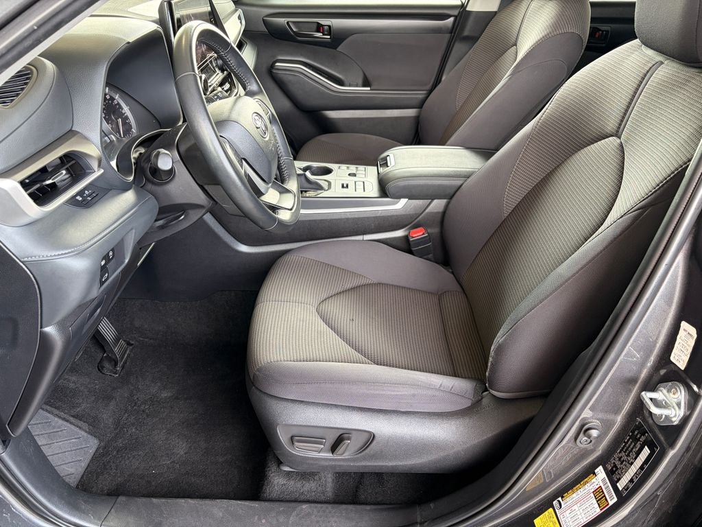 2025 Toyota Highlander LE