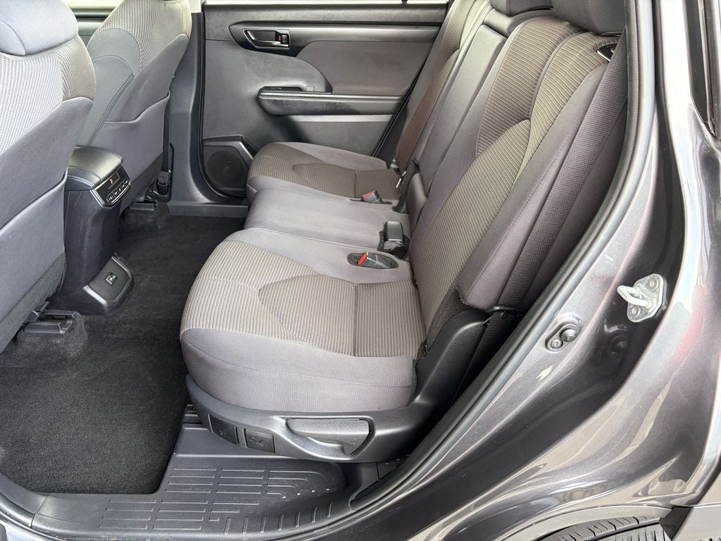 2025 Toyota Highlander LE