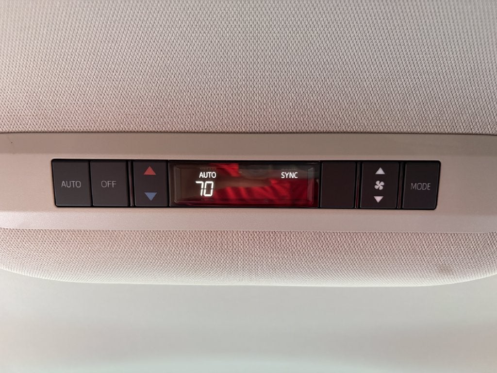 2025 Toyota Sienna LE 8 Passenger