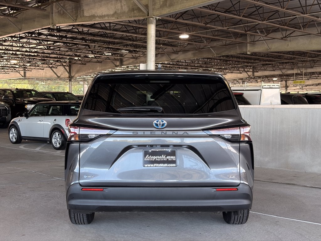 2025 Toyota Sienna LE 8 Passenger