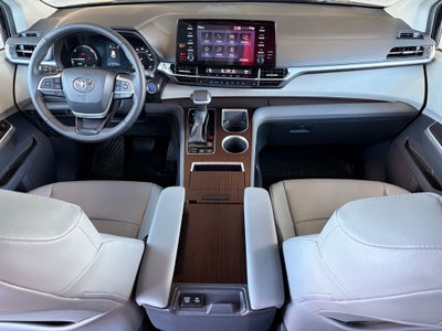 2024 Toyota Sienna XLE 8 Passenger