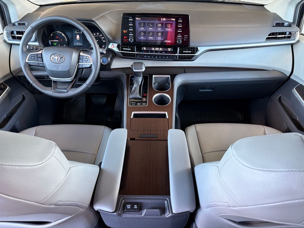 2024 Toyota Sienna XLE 8 Passenger
