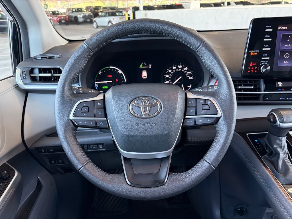2024 Toyota Sienna XLE 8 Passenger