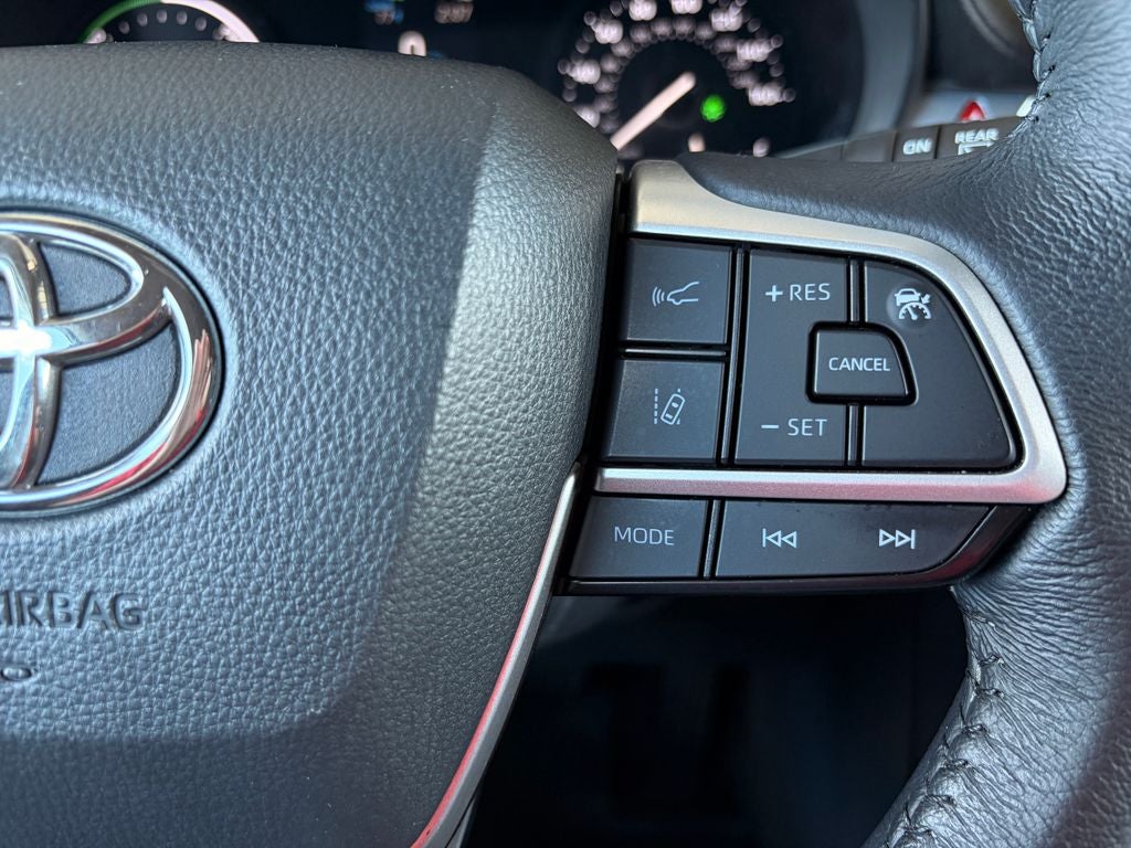 2024 Toyota Sienna XLE 8 Passenger