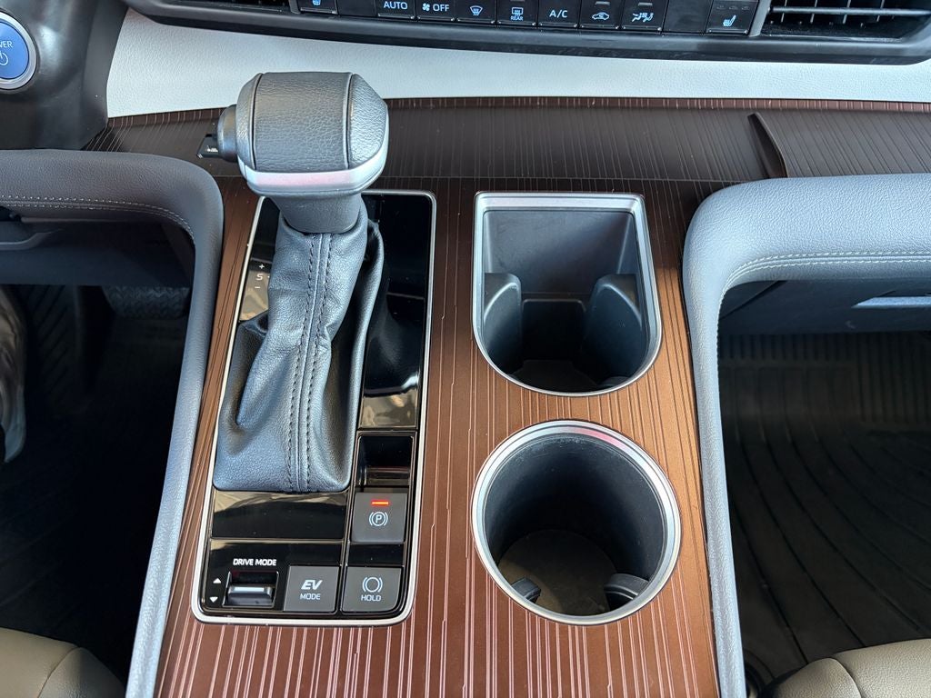 2024 Toyota Sienna XLE 8 Passenger