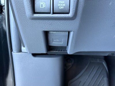 2024 Toyota Sienna XLE 8 Passenger