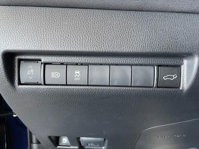 2024 Toyota VENZA LE