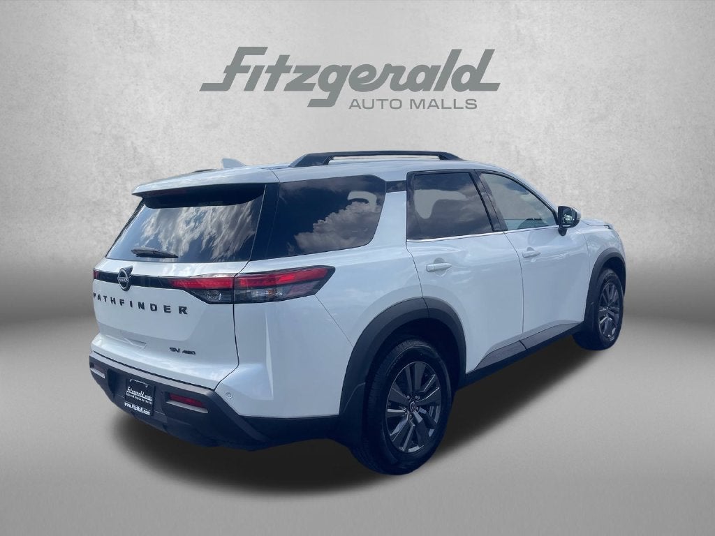 2024 Nissan Pathfinder SV