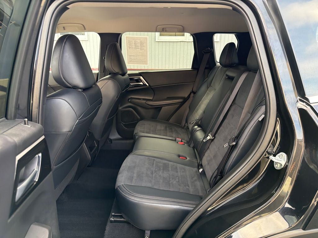 2024 Mitsubishi Outlander SE