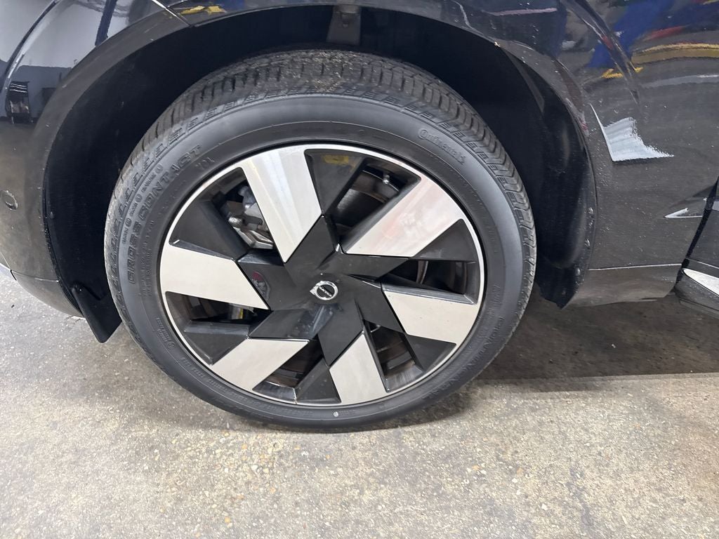 2023 Volvo XC60 Recharge Plug-In Hybrid T8 Plus Bright Theme