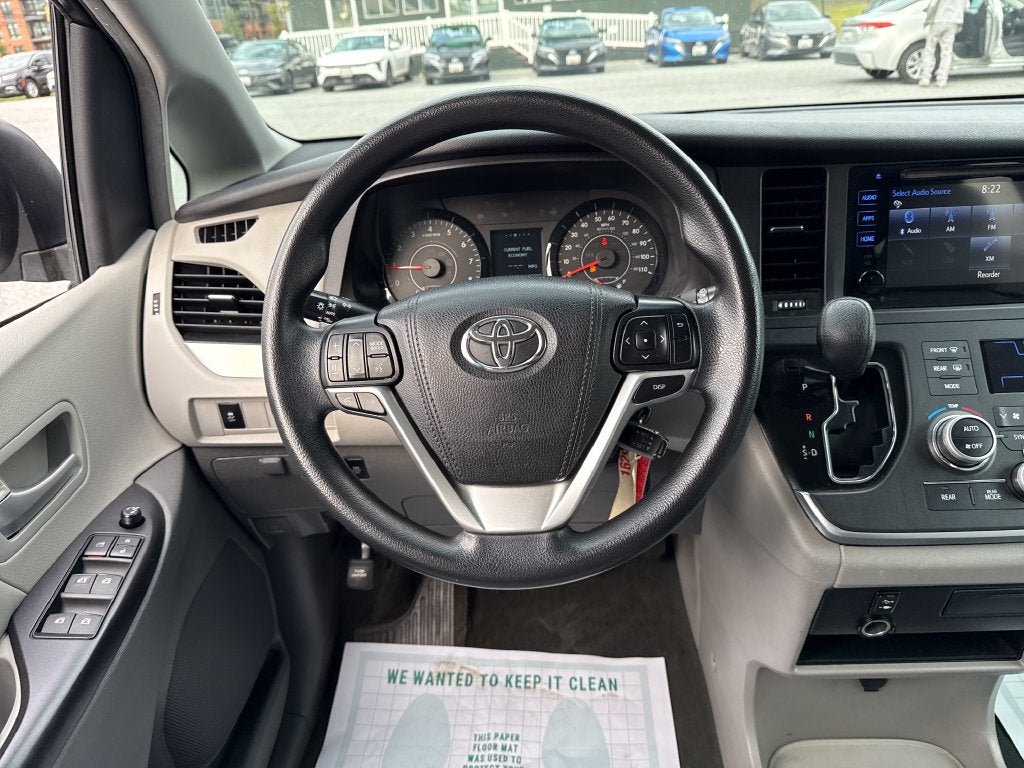 2015 Toyota Sienna LE 7 Passenger