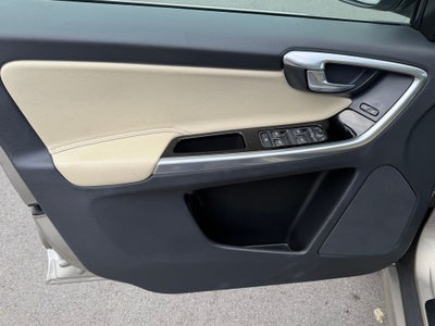 2016 Volvo XC60 T5 Platinum