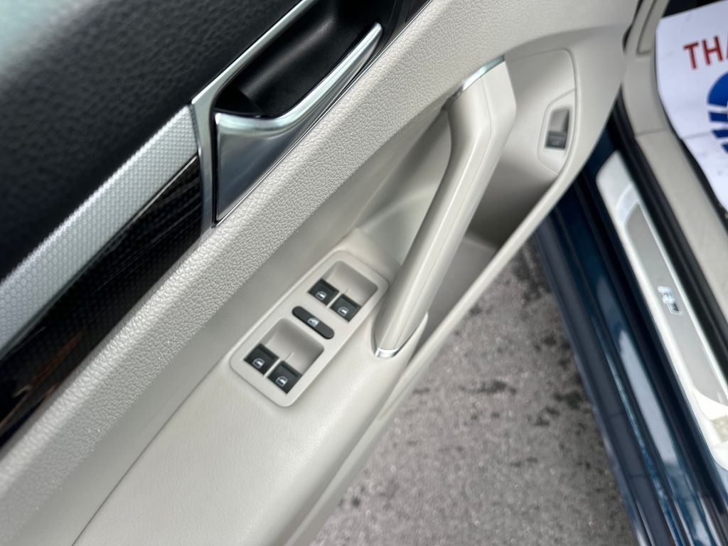 2019 Volkswagen Passat 2.0T SE R-Line