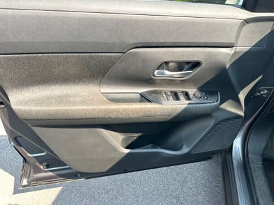 2025 Nissan Kicks MPV SV