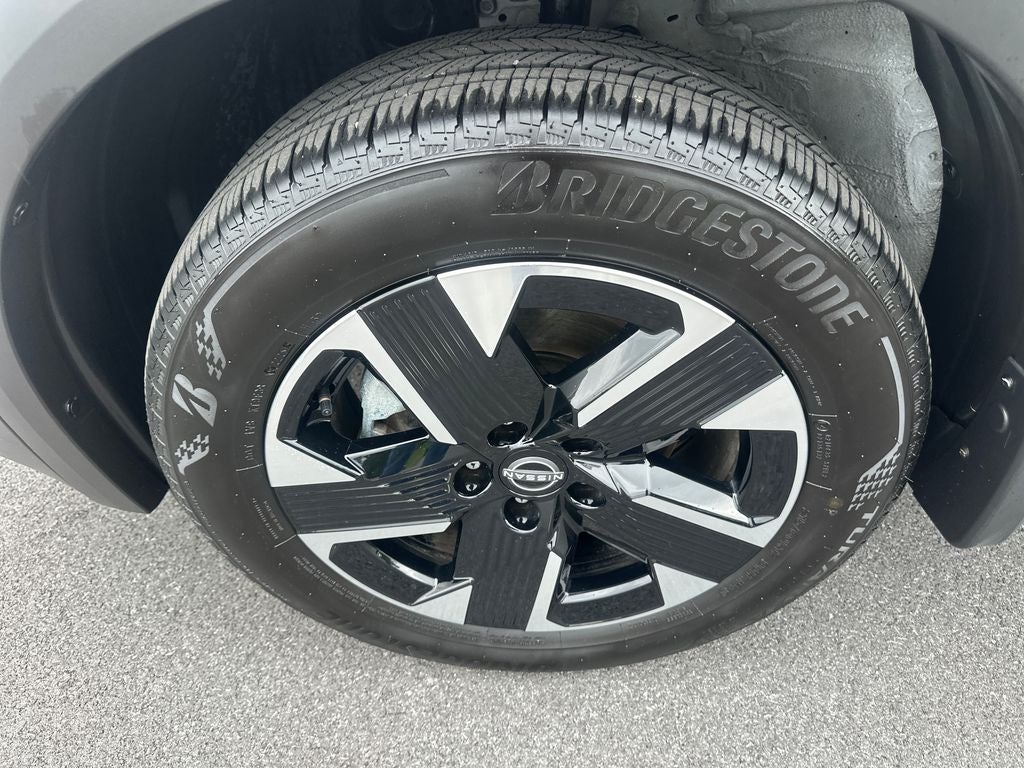 2025 Nissan Kicks MPV SV