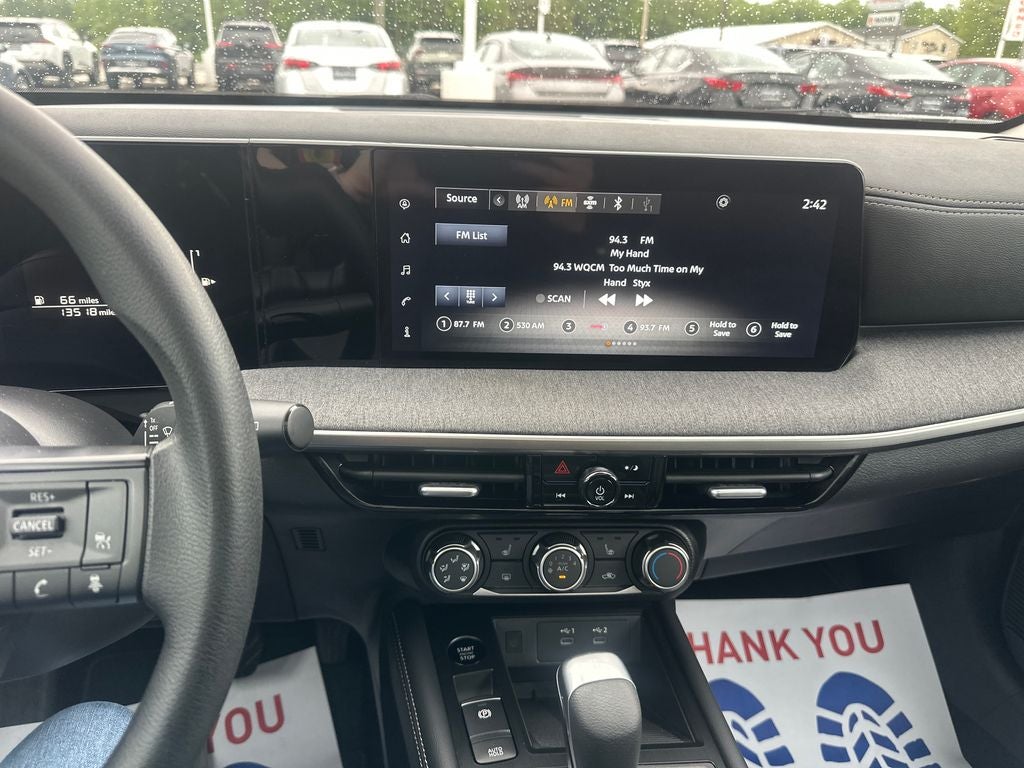 2025 Nissan Kicks MPV SV