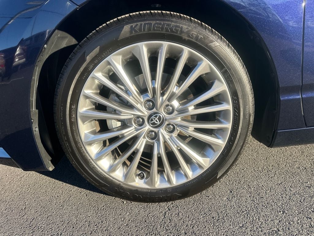 2022 Toyota Avalon Hybrid Limited