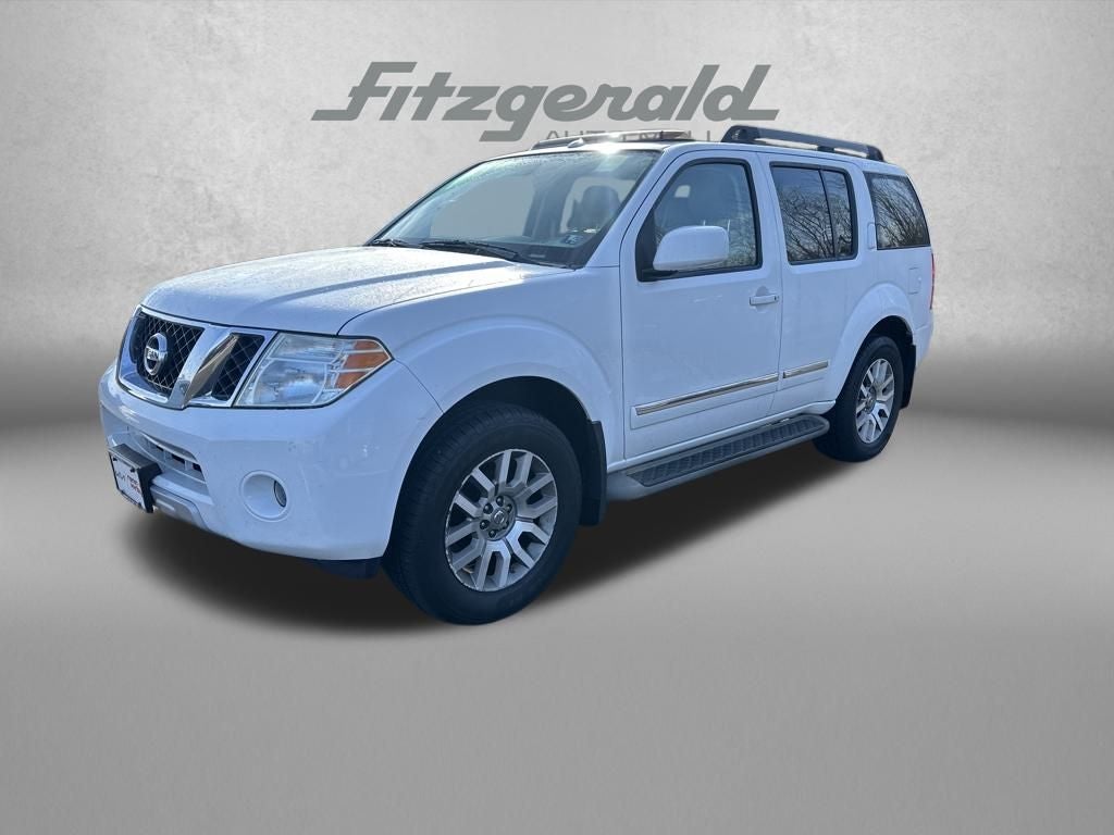 2012 Nissan Pathfinder LE