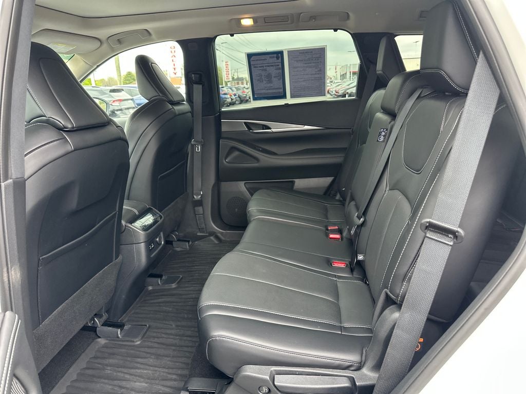 2023 INFINITI QX60 LUXE