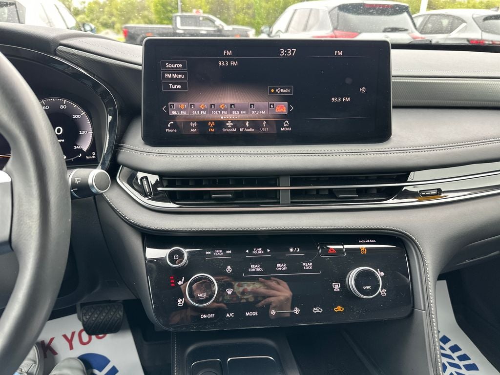 2023 INFINITI QX60 LUXE