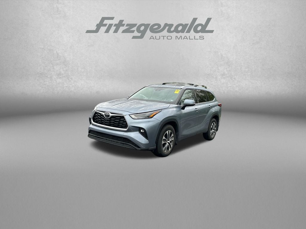 2022 Toyota HIGHLANDER XLE