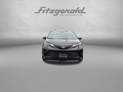 2025 Toyota Sienna XLE 8 Passenger