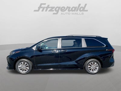 2025 Toyota Sienna XLE 8 Passenger