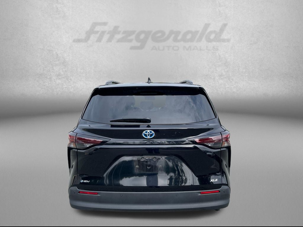 2025 Toyota Sienna XLE 8 Passenger