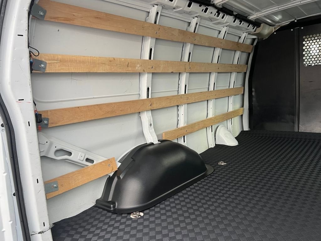 2024 Chevrolet Express Cargo 2500 WT