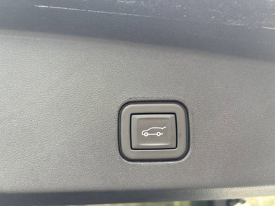 2025 Cadillac LYRIQ Luxury 2