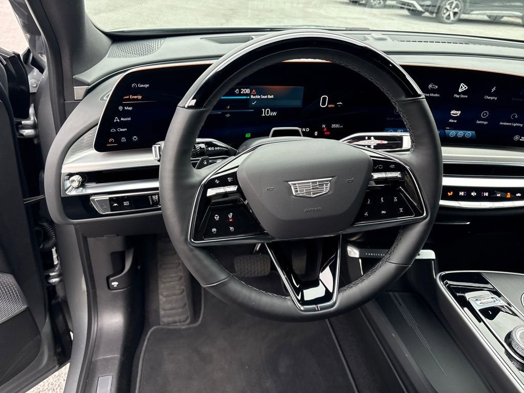 2025 Cadillac LYRIQ Luxury 2