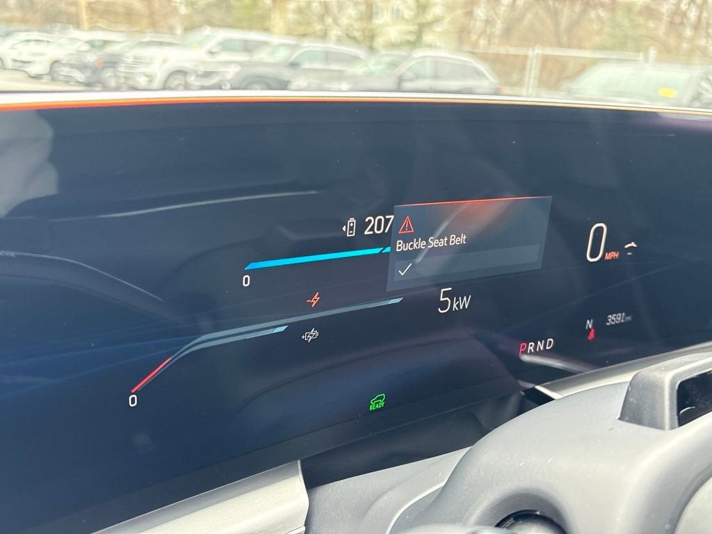 2025 Cadillac LYRIQ Luxury 2