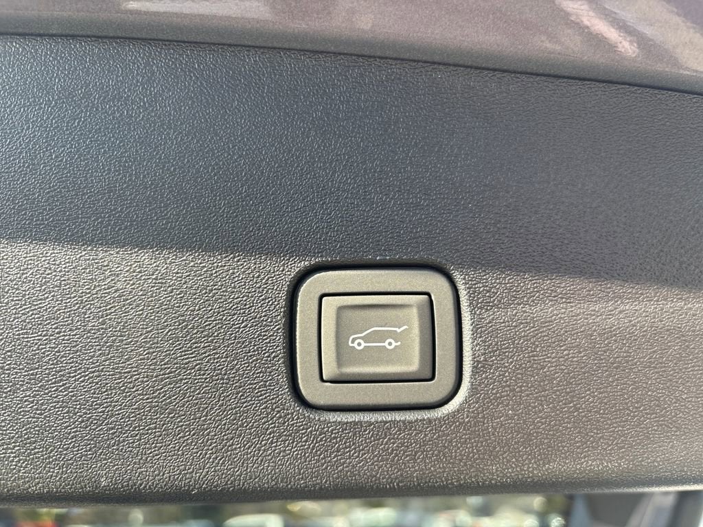 2026 Cadillac OPTIQ Premium Luxury