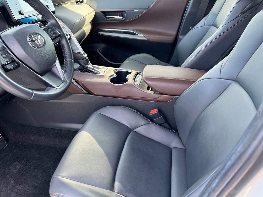 2022 Toyota Venza LE