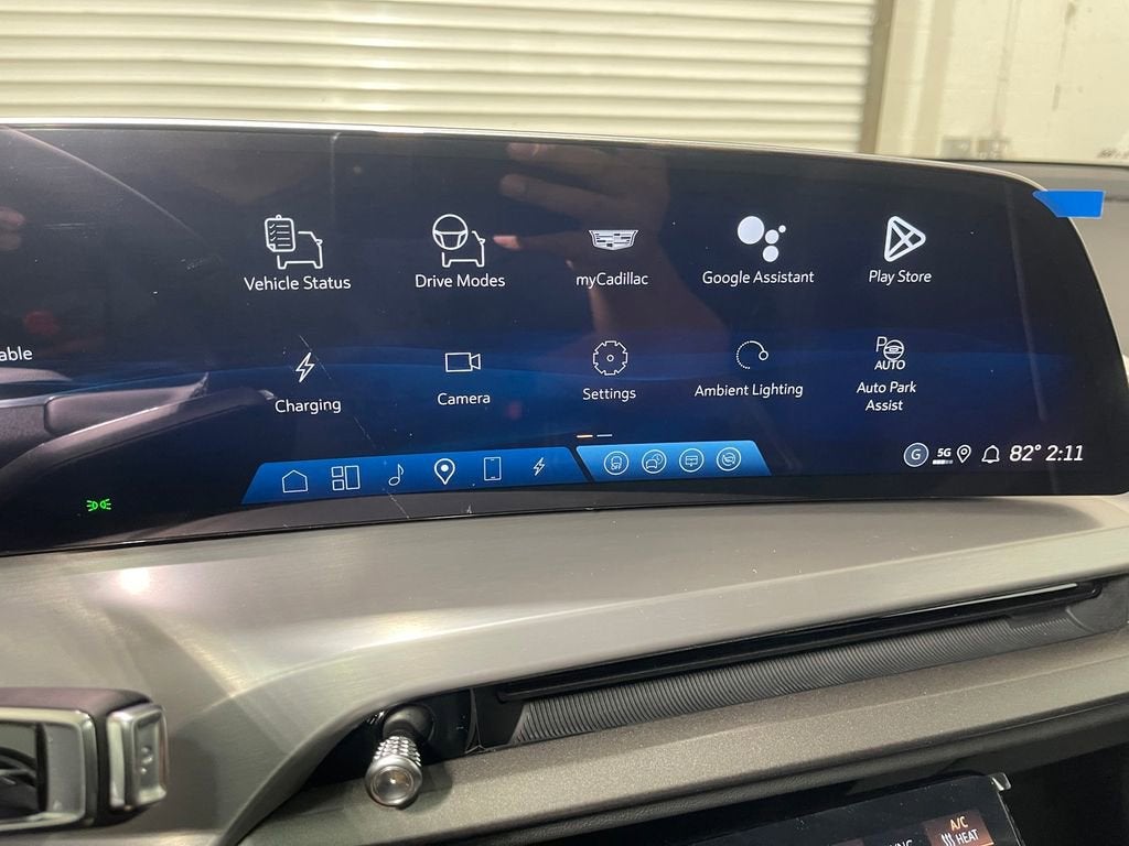 2026 Cadillac VISTIQ Sport