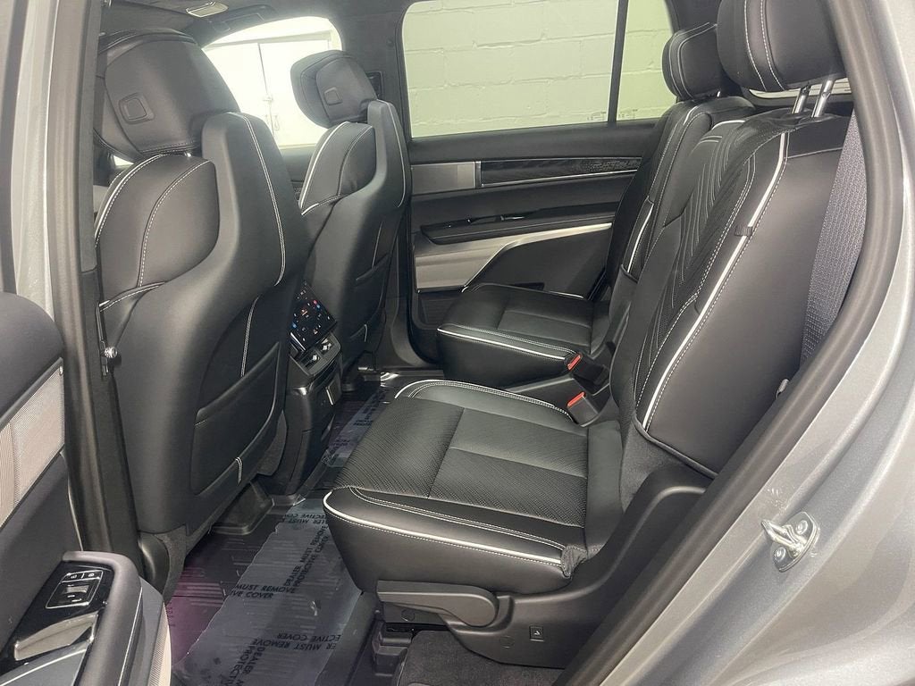 2026 Cadillac VISTIQ Platinum